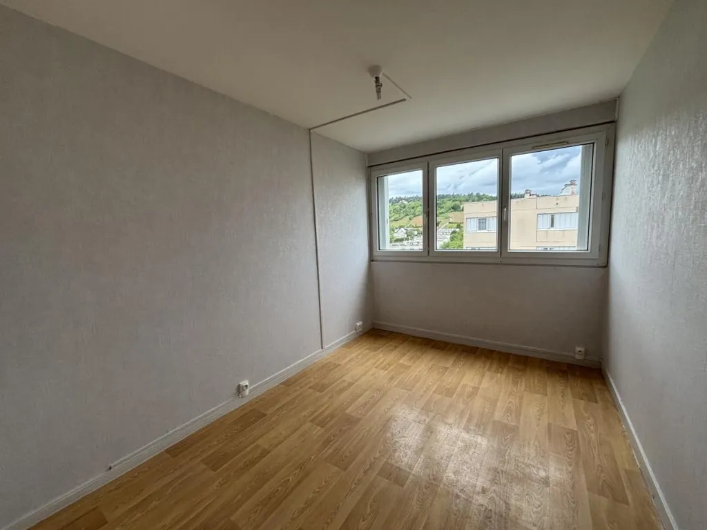 Toad - 3-Bed Flat in Chenôve with Secure Access