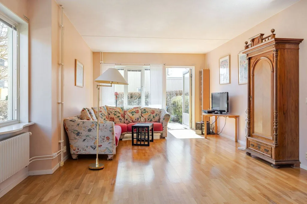 Séjour - Apartment with Garden Access in Vadstena