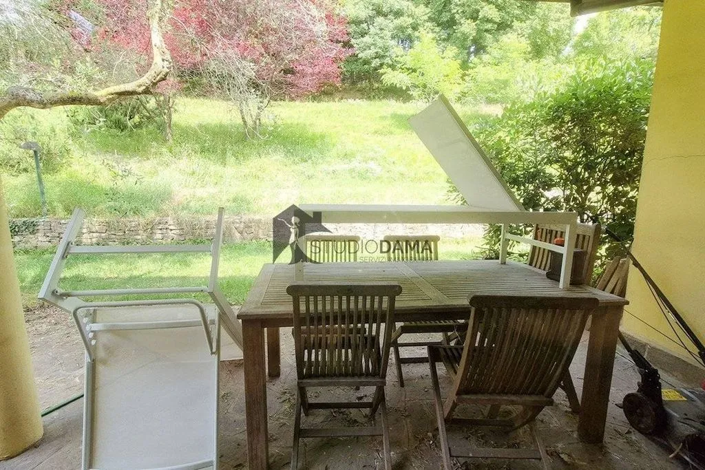Terrazza - Villa with Extensive Land in Collebeato