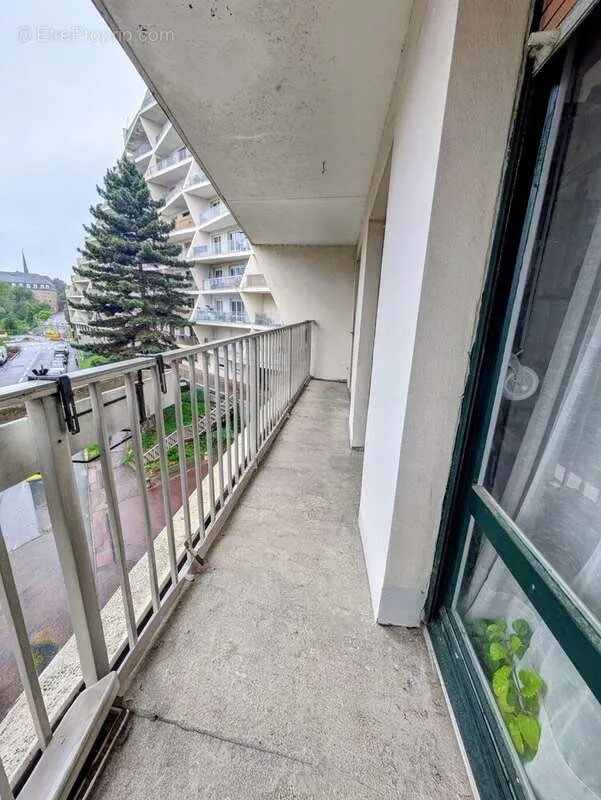 Balcony - Apartment with Balcony in Rennes