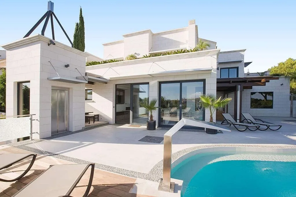 Pool - Chalet with Pool and Terrace in Bendinat