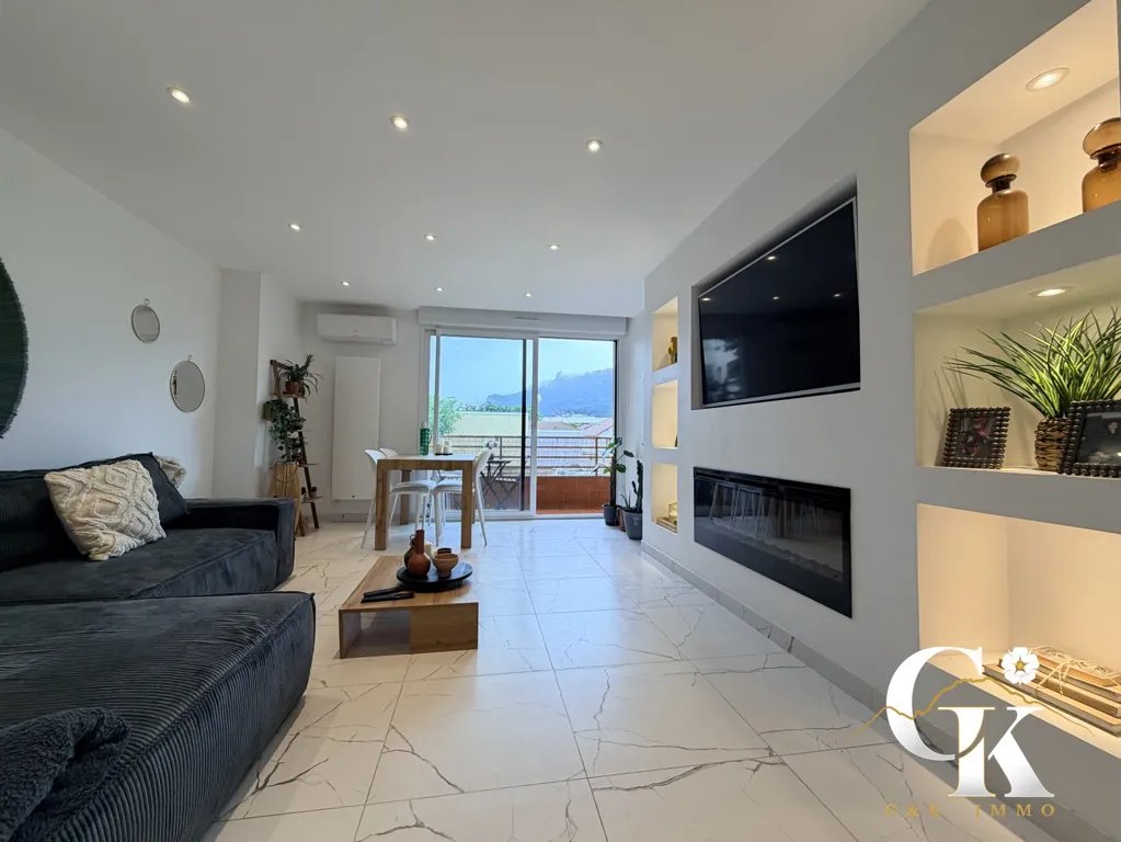 Soggiorno - Renovated Flat with Mountain View in Grenoble