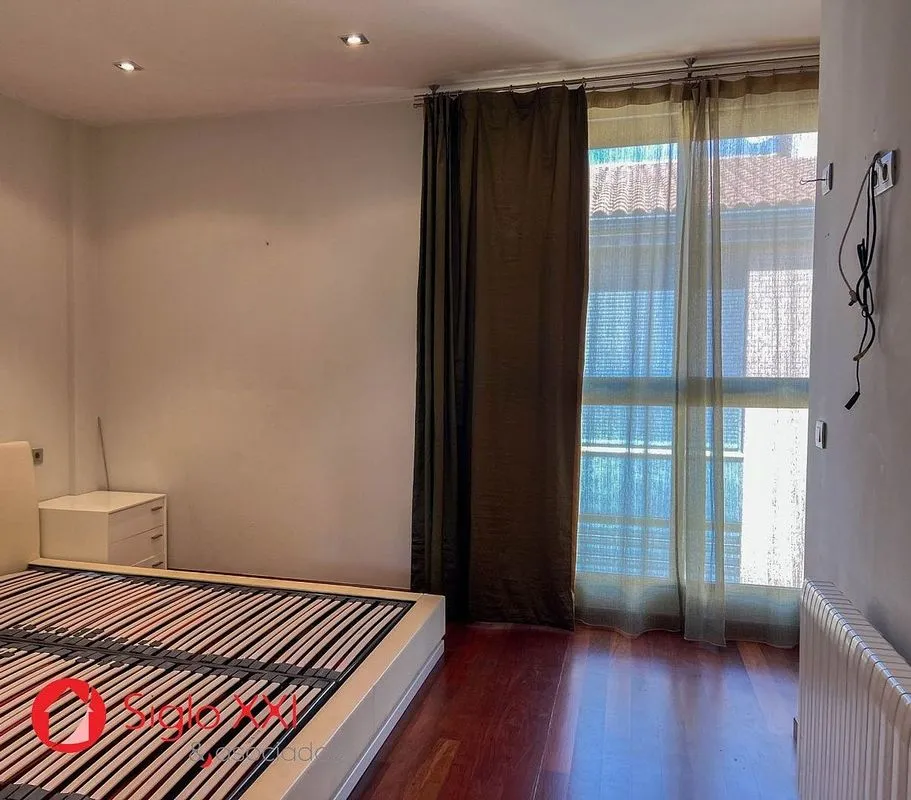 Magamistoad - Terraced House with Balcony in La Vila-Darremur