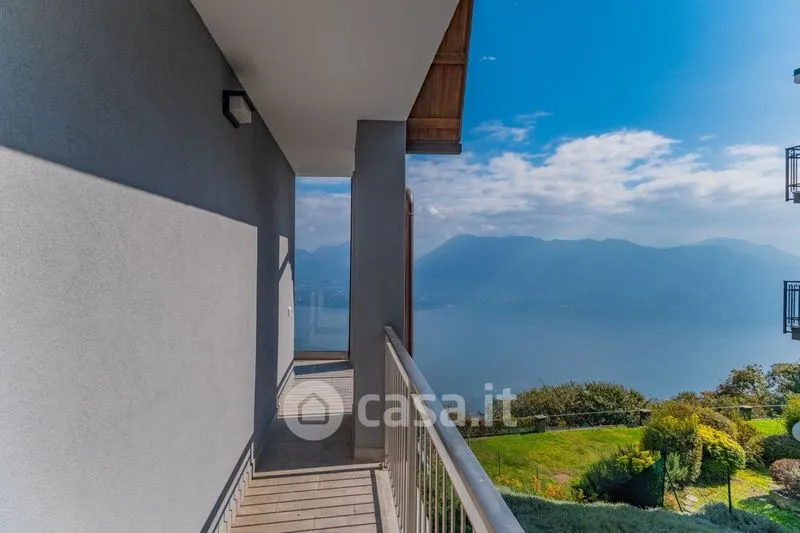 Rõdu - Modern Villa with Lake View in Pollino