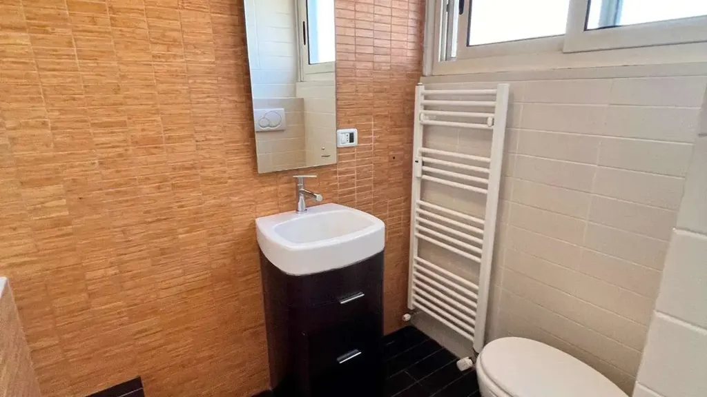 Salles de bain - Rented Apartment with Balcony in Rome