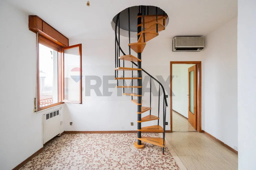Toad - Spacious Apartment with Panoramic View in Guastalla Centre
