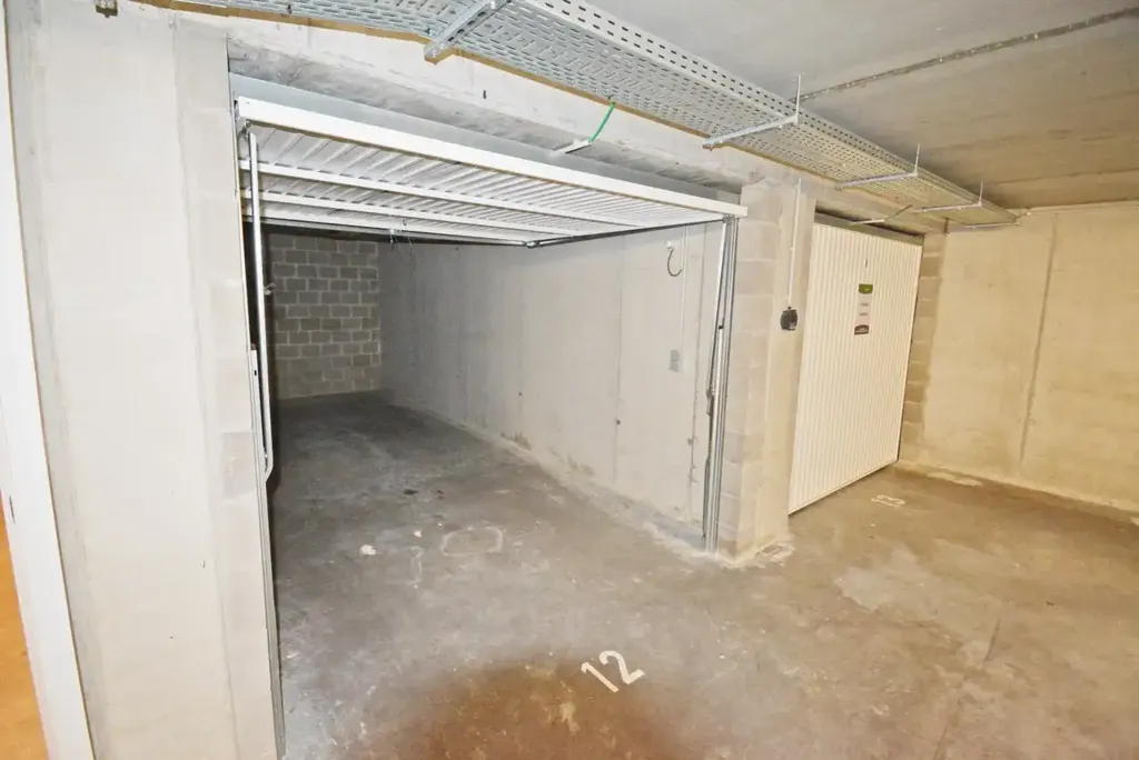 Garage - Garagebox Centrale près de la Lippenslaan