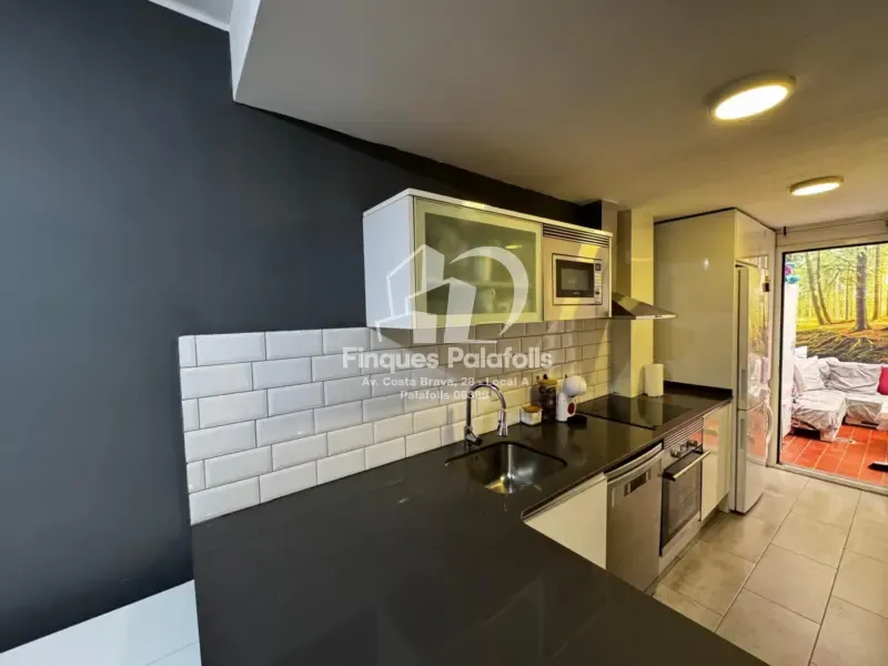Cuisine - Modernised Apartment with Balcony in Blanes