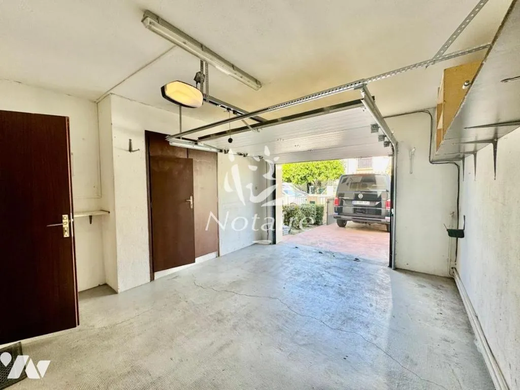 Garage - 4-Piece Apartment with Balcony in Perpignan