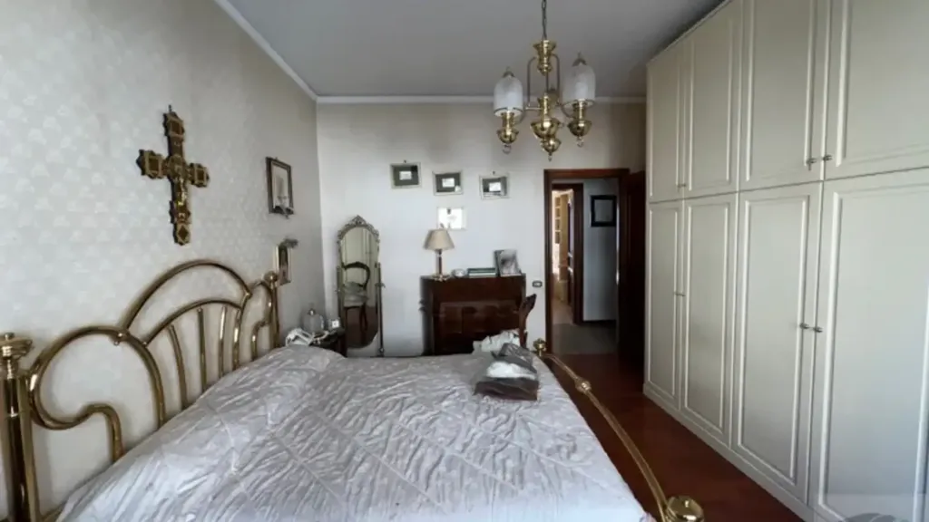 Chambres - Spacious Apartment with Dual Entrance in Rende