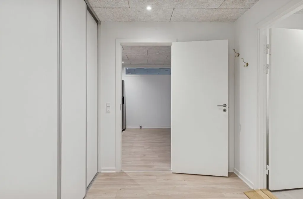 Esik - Renovated Apartment with Balcony in Rie Centre