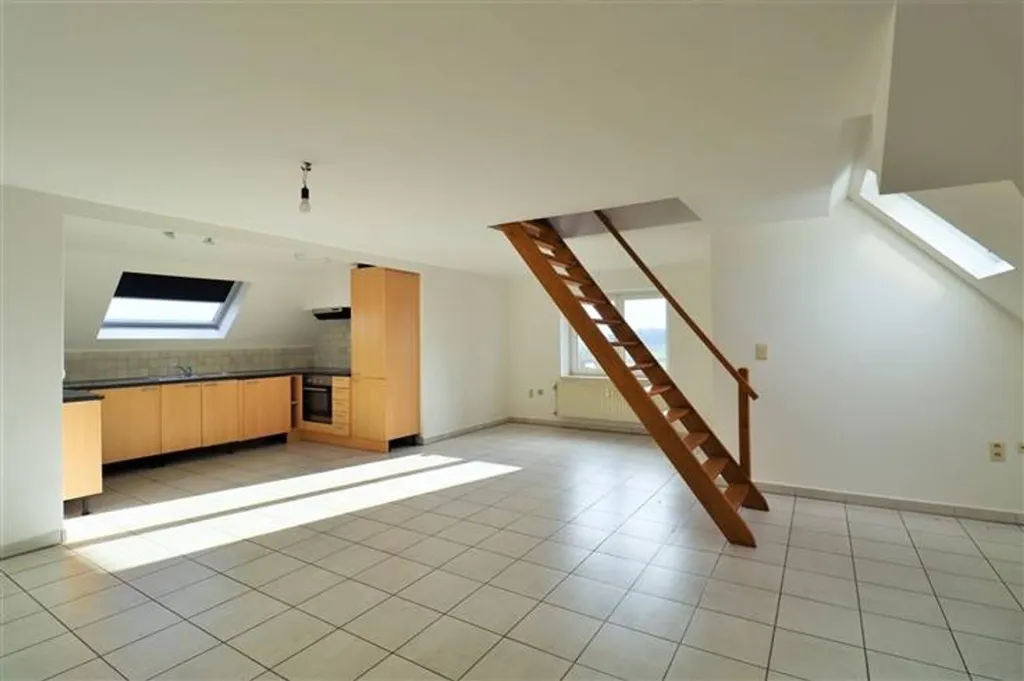 Pièces - Duplex avec Jardin Commun au Centre de Saint-Gérard