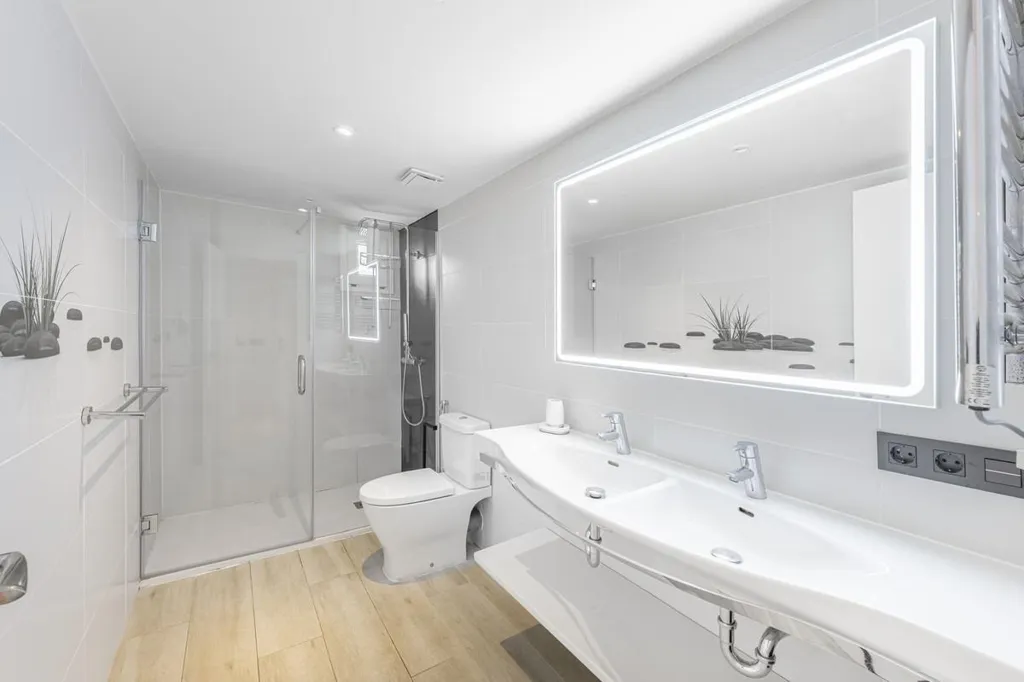 Salles de bain - Refurbished Villa with Sea Views in La Duquesa