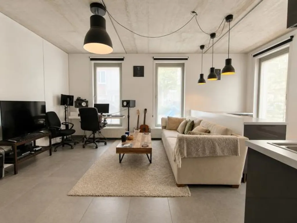 Elutuba - Modern Studio Apartment in Berchem