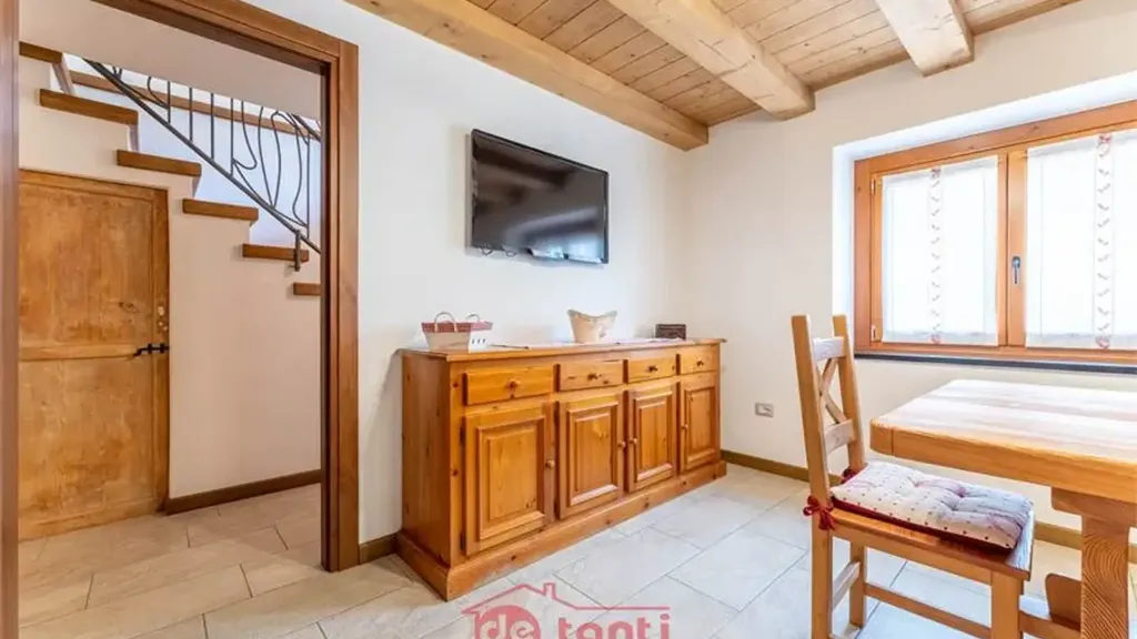 Söögituba - Rustic Villa with Fireplace in San Giacomo Filippo