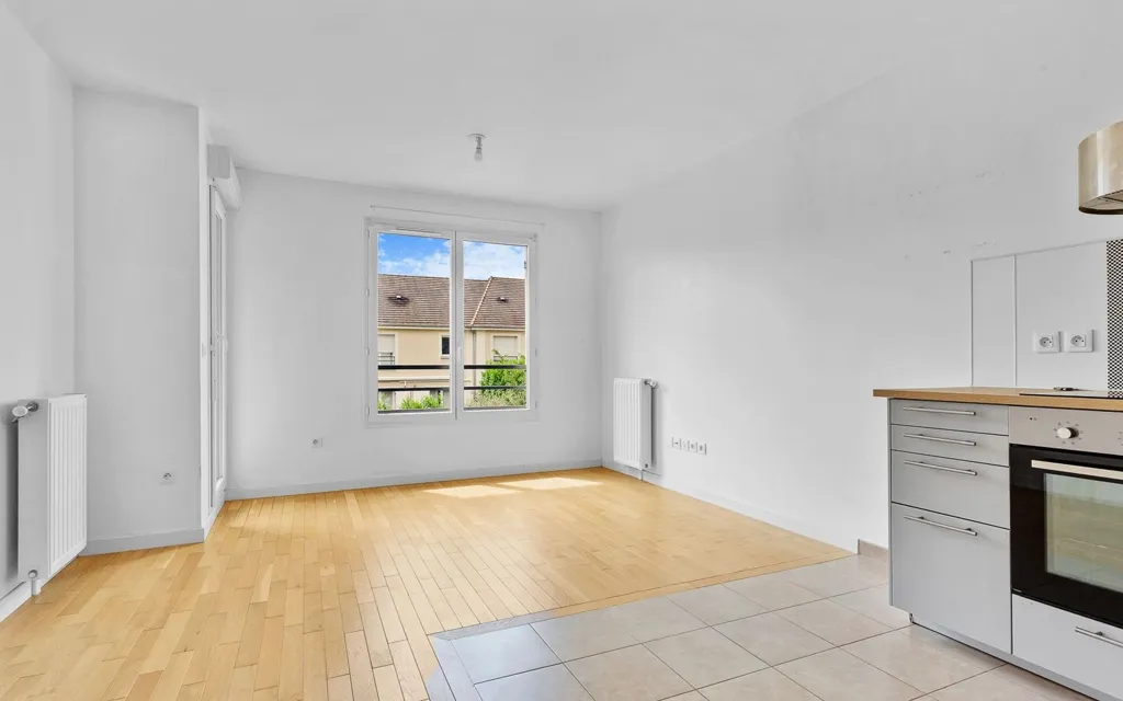 Cuisine - Appartement T2 avec Balcon au Calme à Yerres