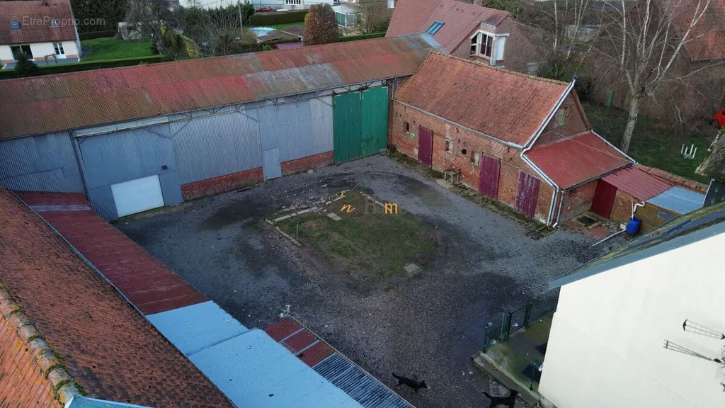 Vue aérienne - Corps de Ferme avec Jardin à Bertincourt
