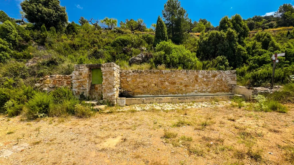Aed - Eco-Resort Platform with DIC in Sierra Engarcerán