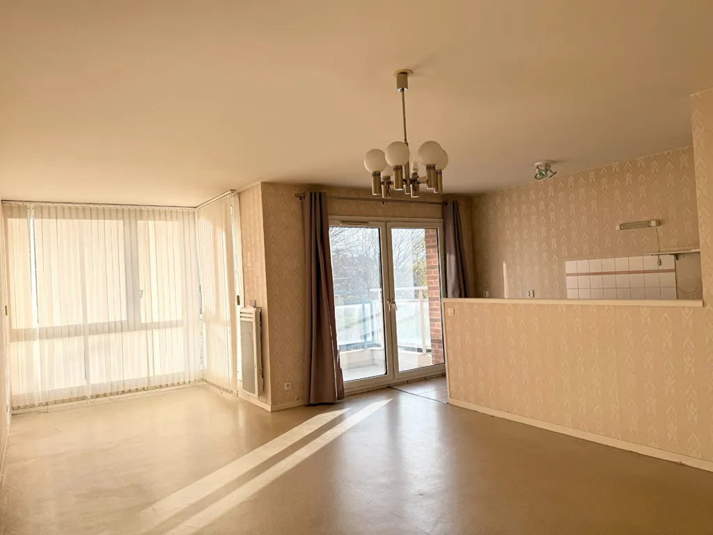 Elutuba - Bright 3-Bed Flat with Balcony in Neuvy Centre
