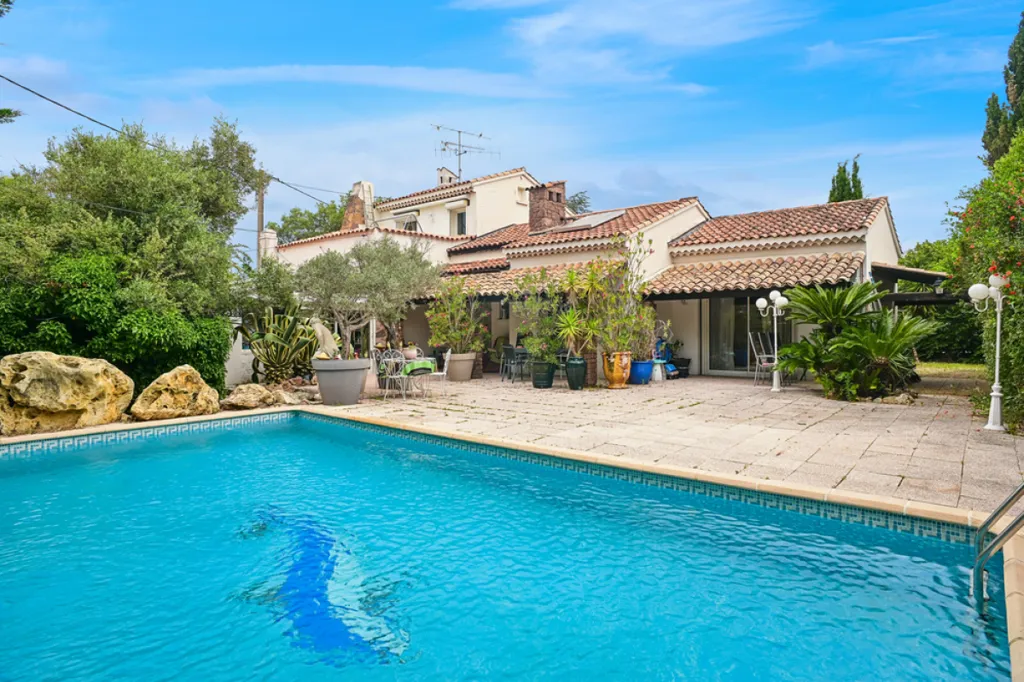 Piscine - Maison avec Piscine et Jardin à Saint-Raphaël