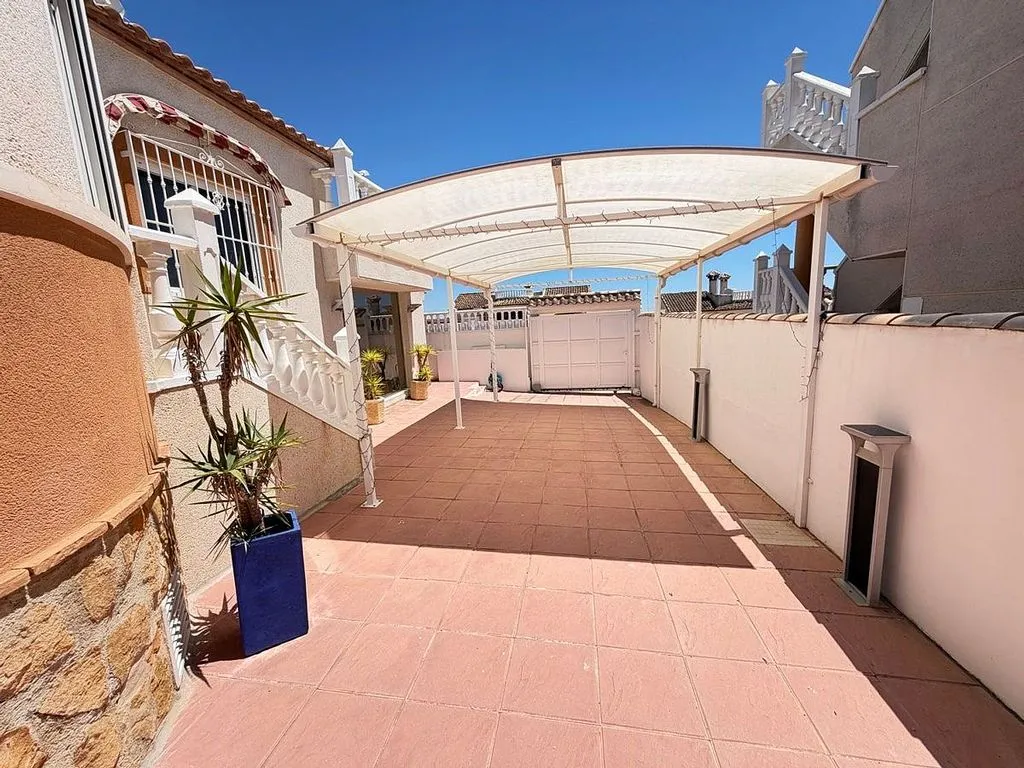 Terrasse - House with Pool and Garden in Orihuela