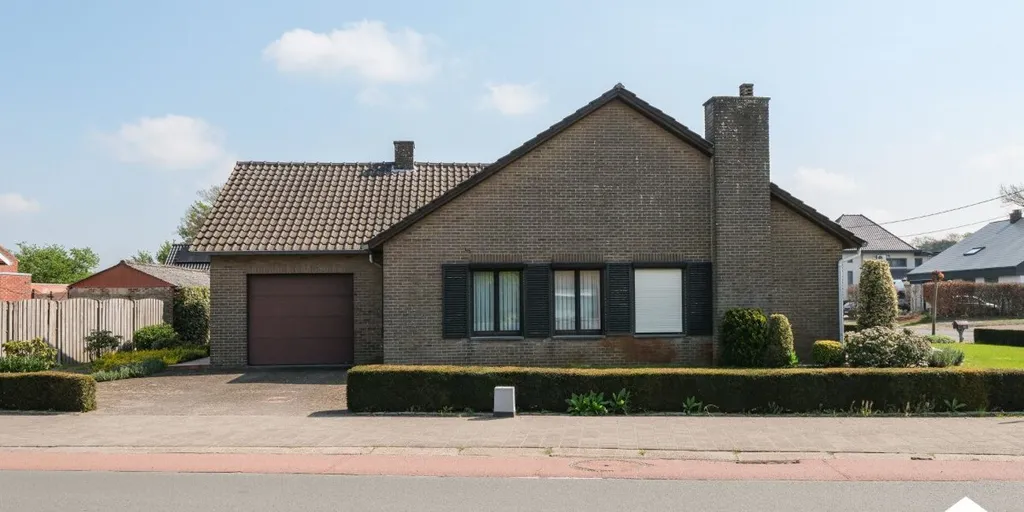 Extérieur - Villa avec Double Garage près du Centre à Lindelhoeven