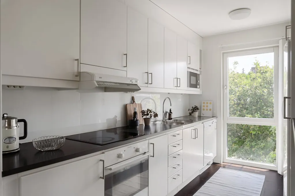 Cuisine - Apartment with Large Balcony in Ulriksdal