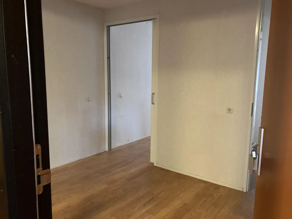 Esik - 3-Bedroom Portiekflat in Sperwerlaan