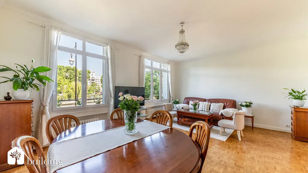 Sala da pranzo - Traversant 4-Piece Flat in Neuilly Saussaye
