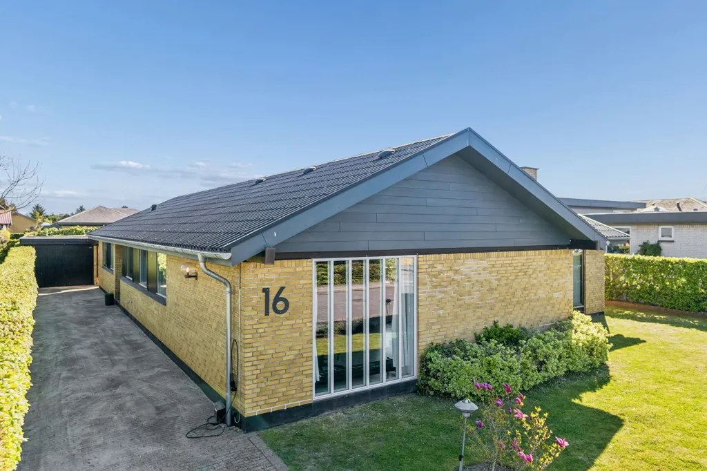 Extérieur - Spacious Villa with Terrace in Fredericia
