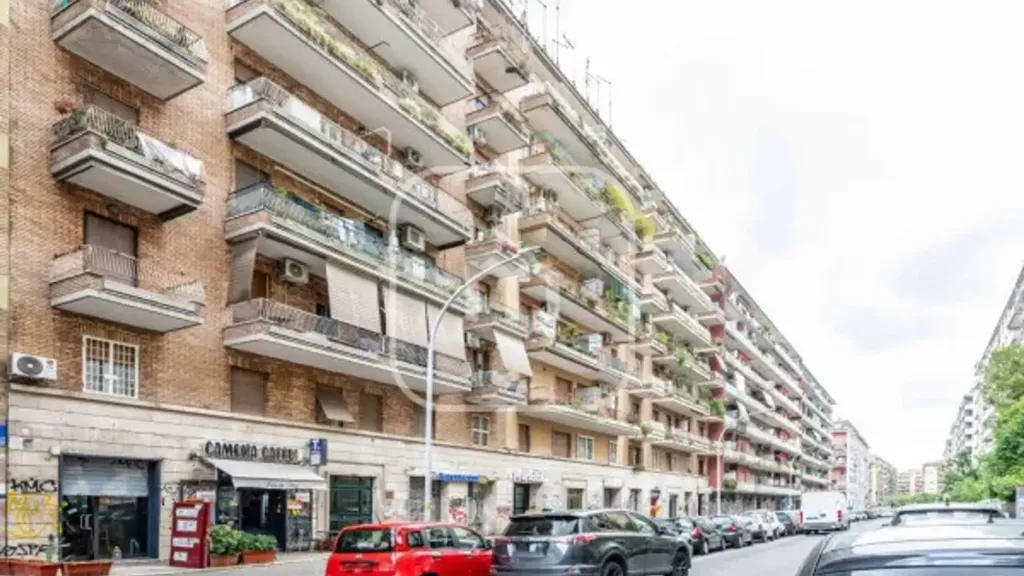 Välivaade - Apartment with Balcony in Cinecittà, Rome