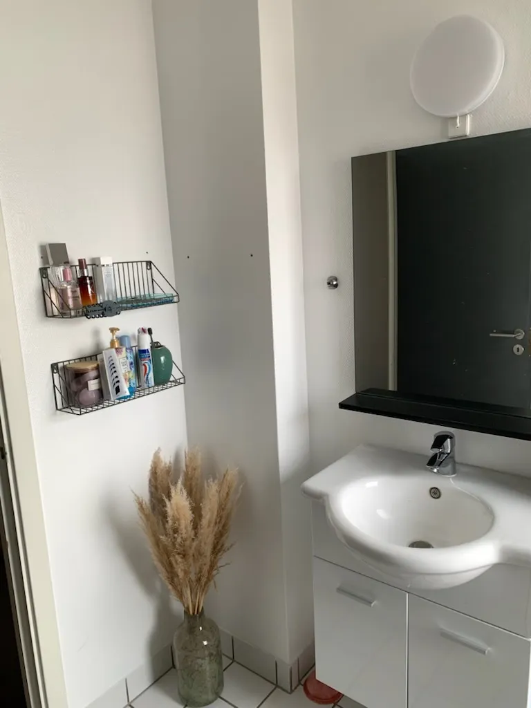 Vannitoad - Bright 2-Bed Flat with Balcony in Grenaa