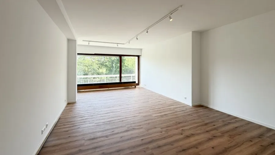 Toad - Renovated Apartment with Balcony in Bertrange