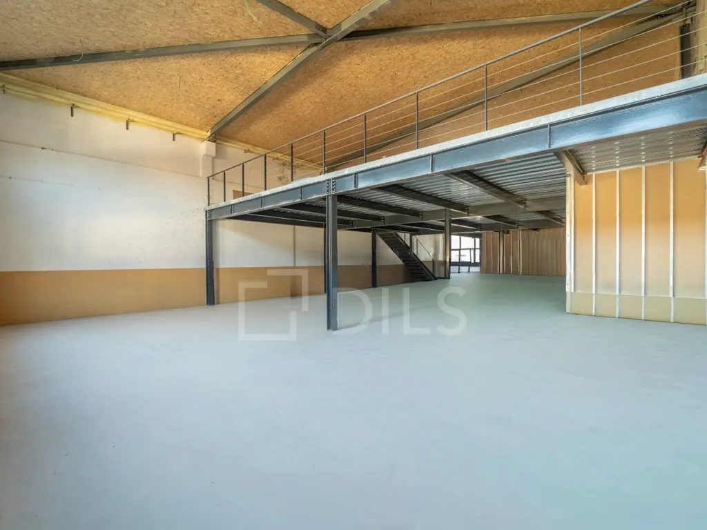 Pièces - Office with Terrace in Fabric Complex, Maia
