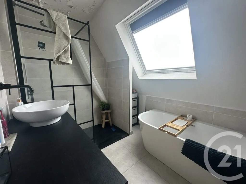 Salles de bain - Maison indépendante avec terrasse à Itancourt