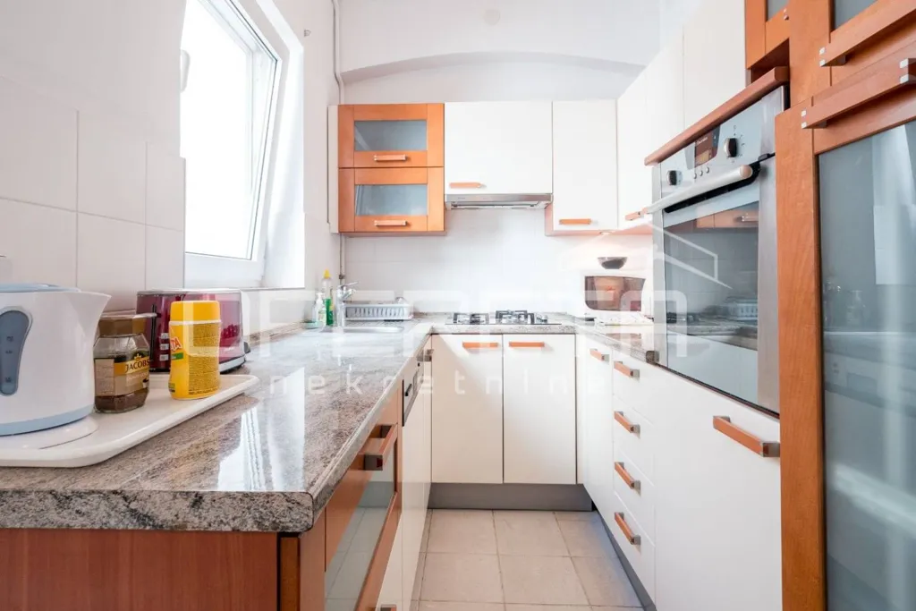 Köök - Renovated Apartment with Balcony in Zagreb Centre