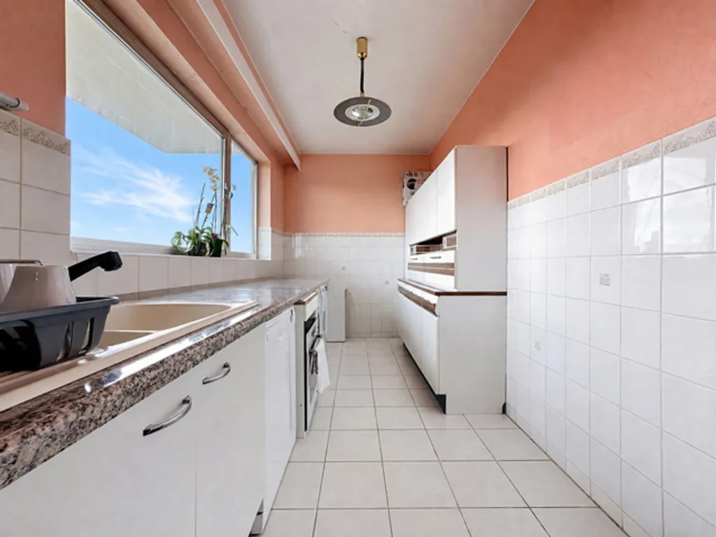 Cuisine - Appartement de Deux Chambres avec Terrasse à Ganshoren
