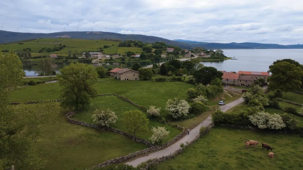 Vista aerea - Urban Plot with House Plan in Campoo de Yuso