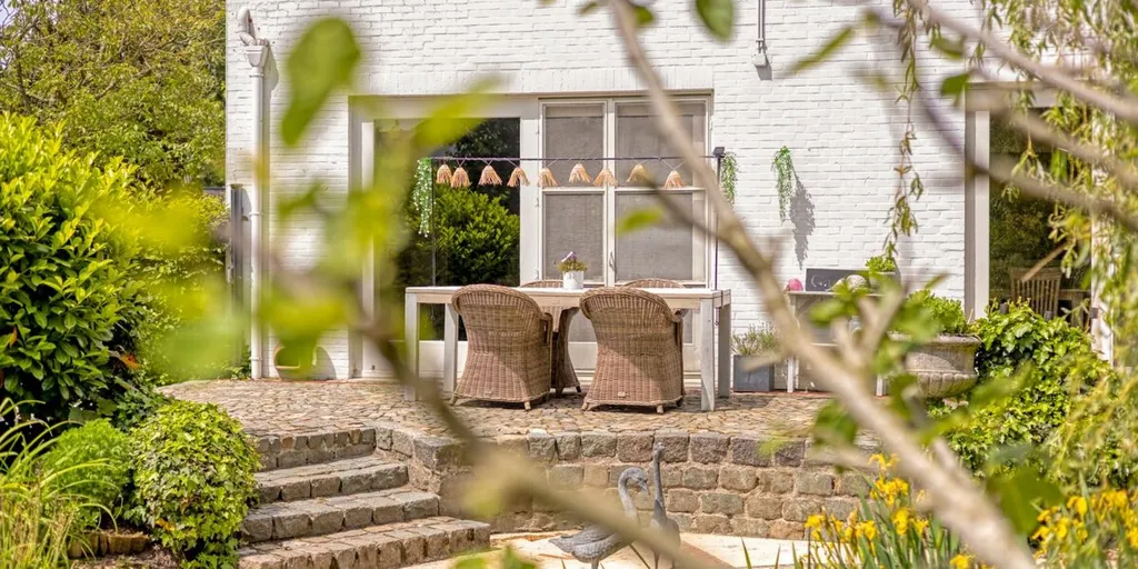 Terrass - Historic Villa with Garden in Heppen