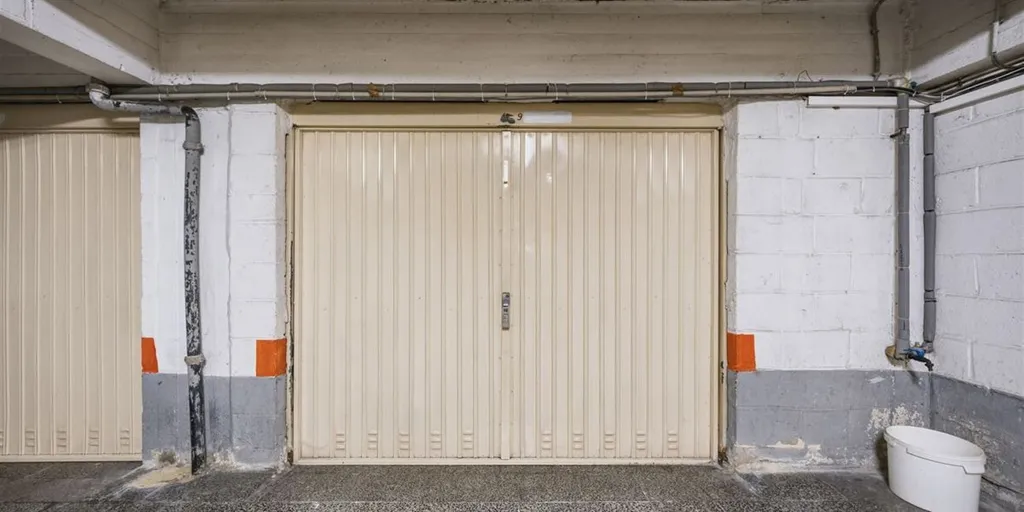 Garage - Appartement Rénové avec Terrasse à Kortenberg