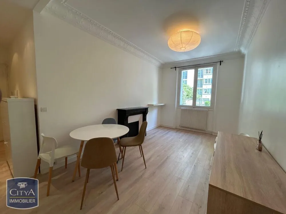 Söögituba - 2-Bedroom Apartment with Dedicated Office in Paris 18