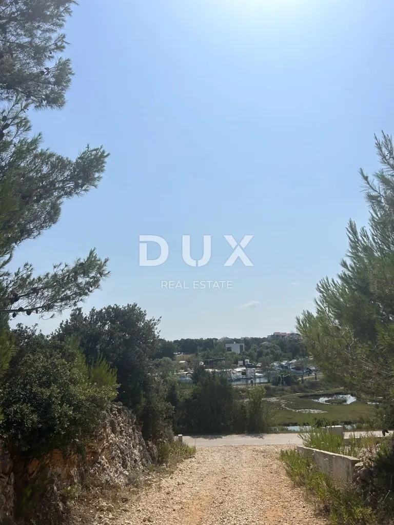 Aed - Buildable Land with Seafront in Zaton, Zadar
