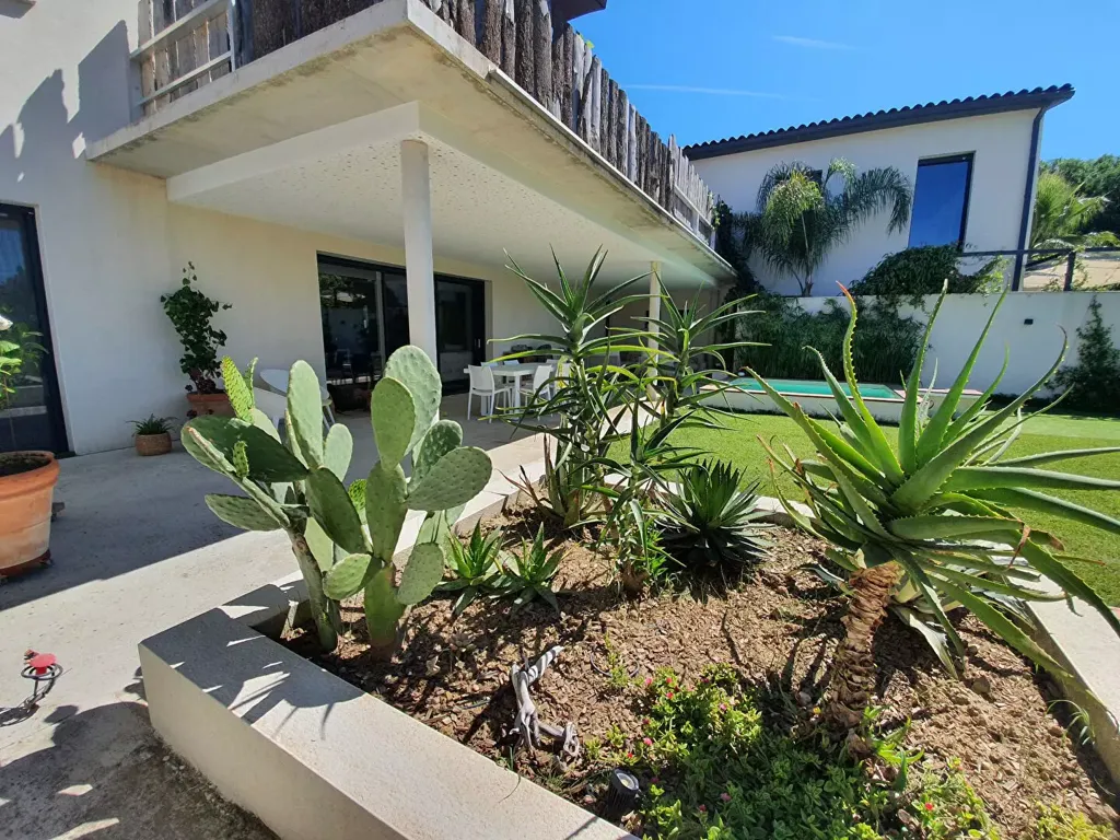 Piscine - Appartement de standing en rez-de-jardin avec terrasse