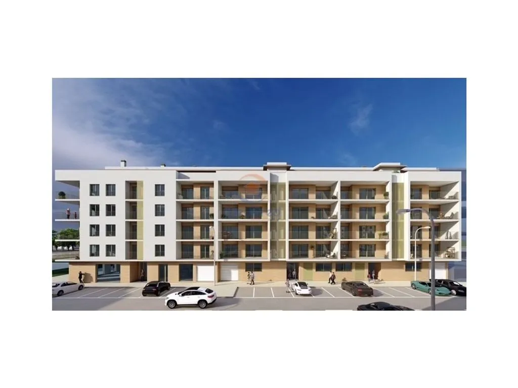 New T2 Flat with Elevator in Montijo