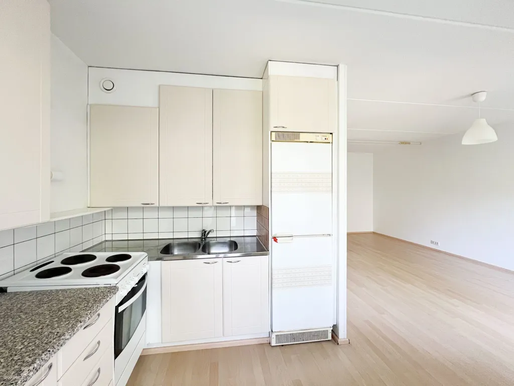 Cuisine - Ground Floor Flat with Balcony in Varissuo, Turku