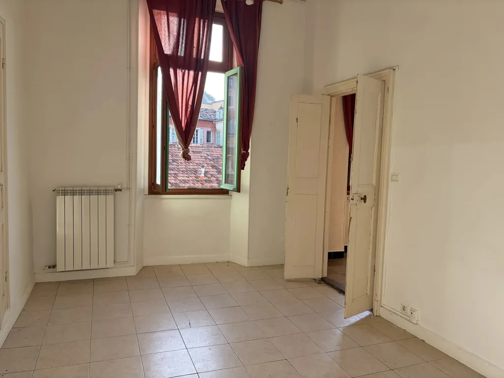 Rooms - Apartment with Water View in Nice