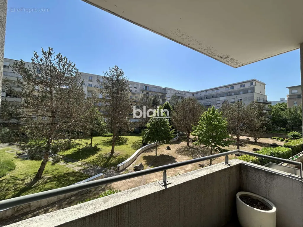 Balcon - Appartement T2 avec Terrasse à Grenoble