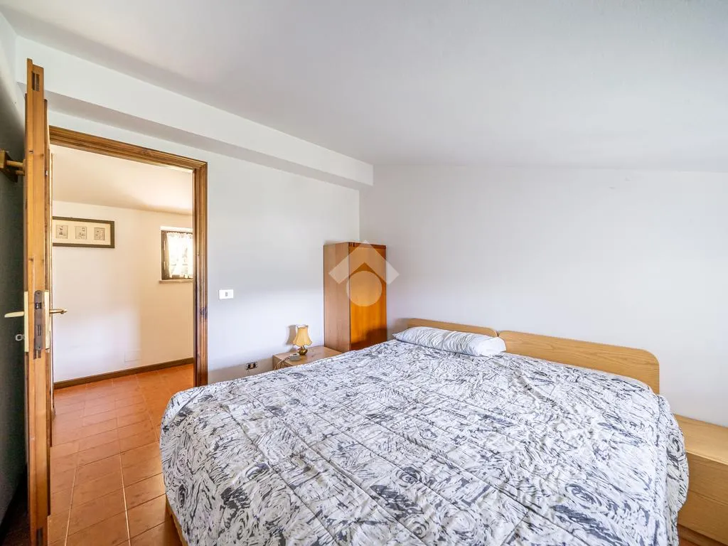Magamistoad - Trifamiliare with Garden in Erbezzo