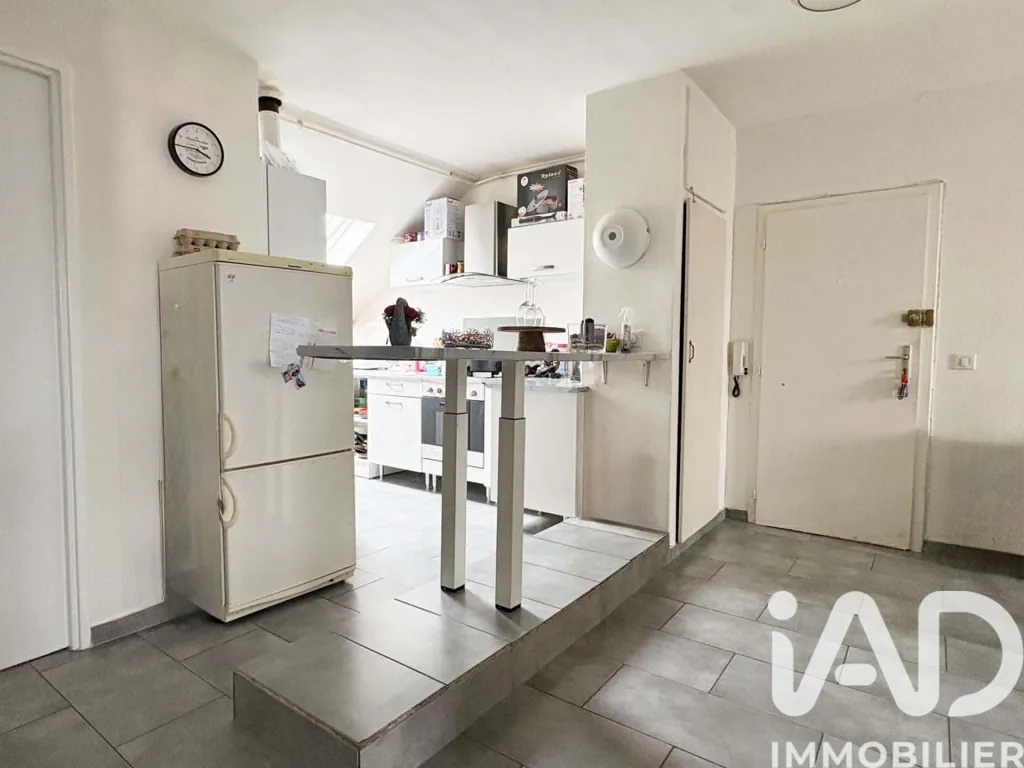 Köök - 3-Bedroom Apartment with Garden Access in Forbach