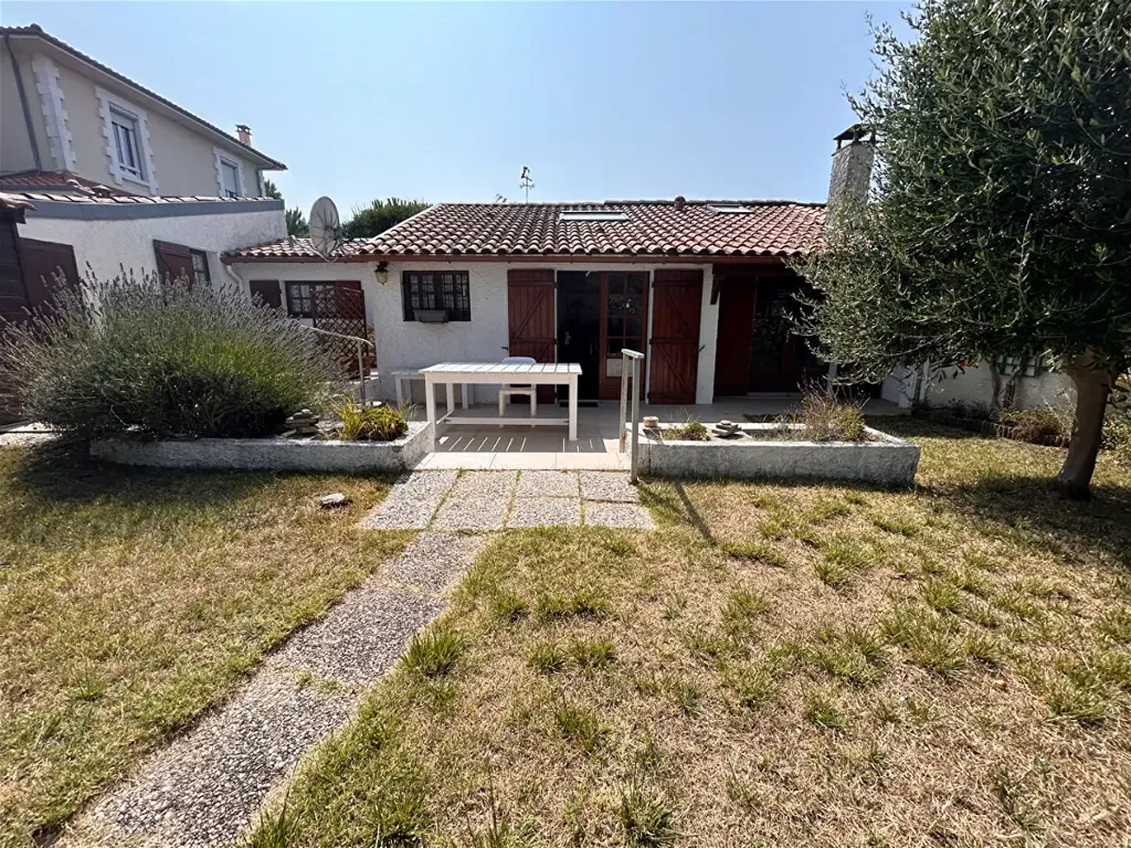 Garden - Charming 5-Piece House in Ronce-les-Bains